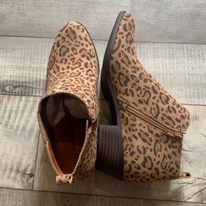 Lucky Brand Bimare Ankle Boots Booties Animal Print Cow Suede Size 9.5 NIB